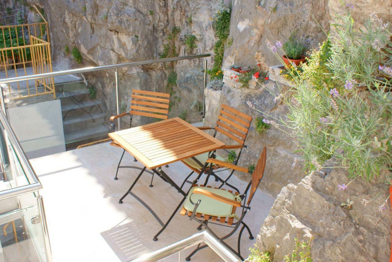 Apartments Iva Und Franka Omis Exterior photo